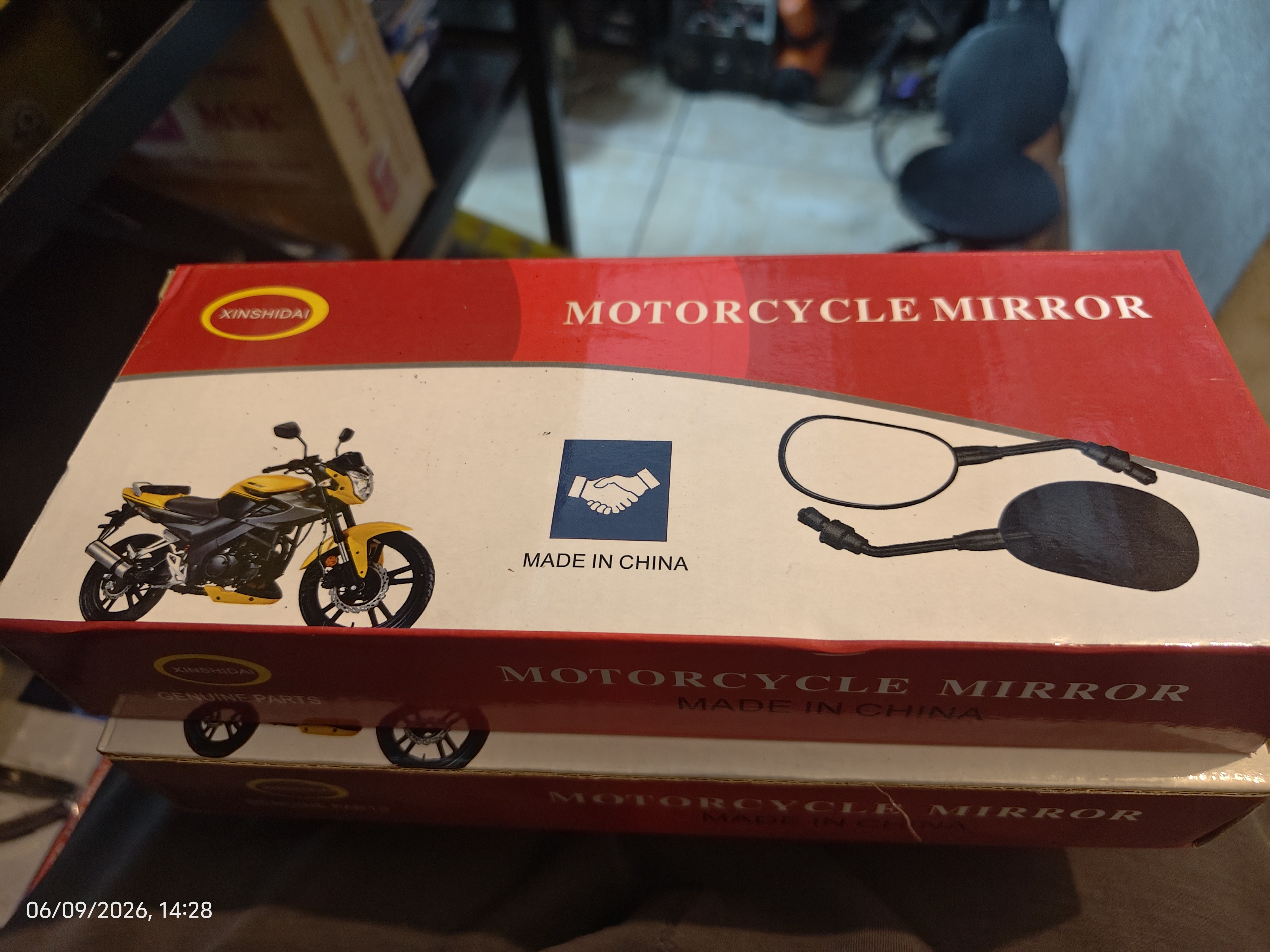 SIDE MIRROR 040