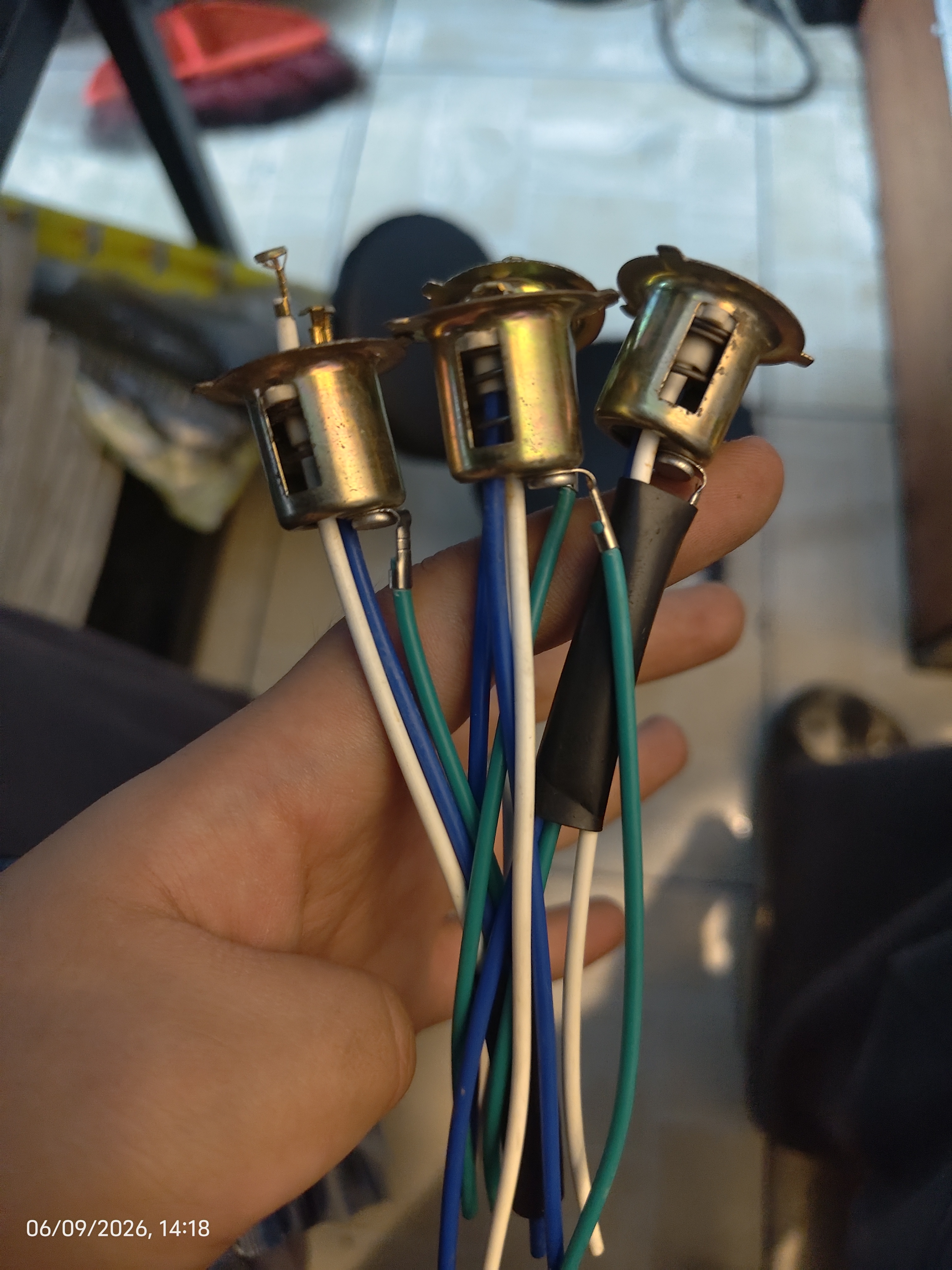 HEAD LIGHT SOCKET COPPER